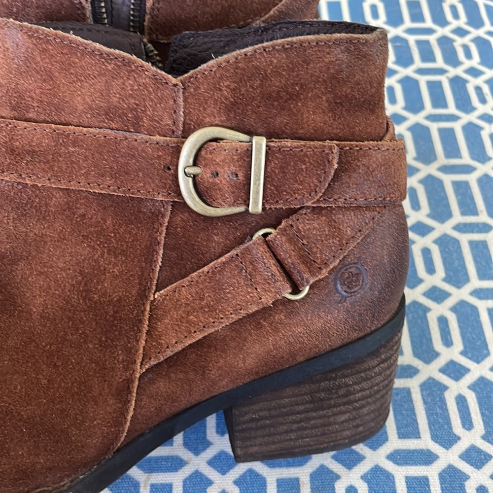 Born Binghamton Womens distressed leather booties. EUC 9.5 - Picture 9 of 12